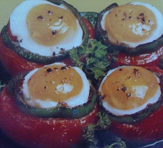 Pečená rajčata plněná šunkou a vejci