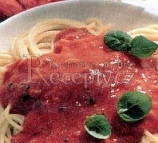 Makaróny s rajčatovou zálivkou