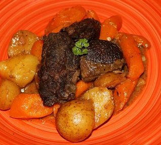 Dušená hovězí kližka