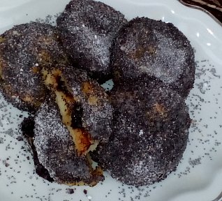 "Makové milouše" - bramborové placky s povidly