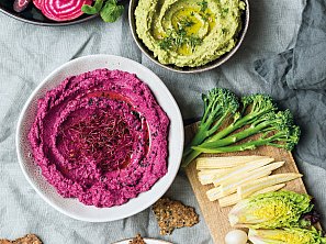 Hummus z červené řepy