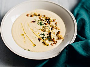 Květáková polévka s cizrnou