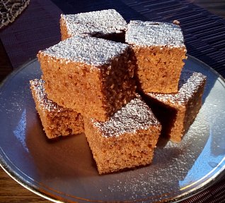 Kakaový koláč z kefíru (podmáslí) á la perník