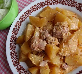 Smetanové maso na paprice s bramborem - pečené