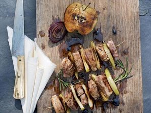 Vepřový špíz s jablky