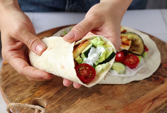 Tortilla wrap s lilkem a halloumi