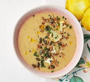 Polévka z pečeného květáku