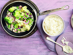 Zelenina na pánvi s rýží