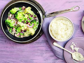 Zelenina na pánvi s rýží