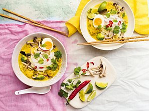Laksa s krůtou a brokolicí Laksa s krůtou a brokolicí