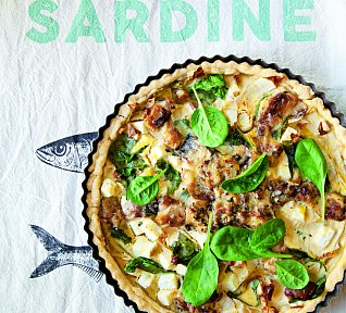 Koláč se sardnikami a čekankou