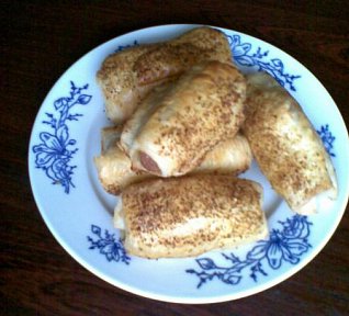 Křupavé válečky s vinnou klobásou