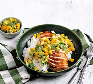 BBQ kuřecí s mangovou salsou