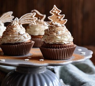 Vánoční perníkové cupcakes se skořicovým krémem