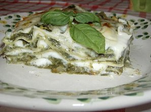 Lasagne s mangoldem v bešamelu Lasagne s mangoldem v bešamelu