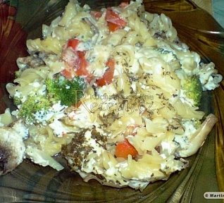 Fusilli s brokolicí, nivou a žampiony