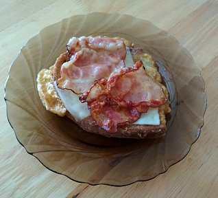 Obložený chleba ve vajíčku