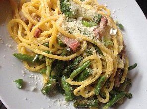 Čerstvé těstoviny s chřestem