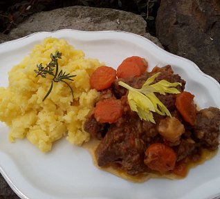 Bylinkové hovězí se zeleninou