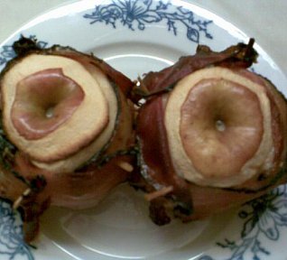 Ořechová jablka ve slanině