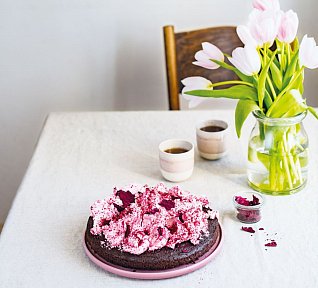 Čokoládový dort z červené řepy