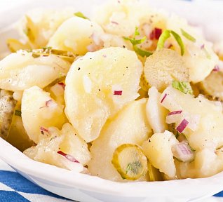 Restovaný bramborový salát podle Zdeňka Pohlreicha