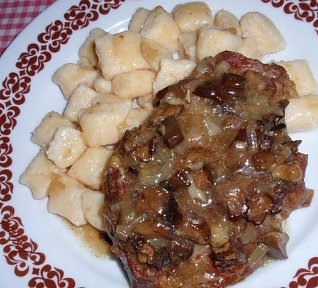 Česneková krkovička na houbách