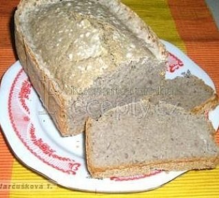 Výživný chléb pro domácí pekárnu