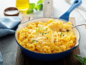 Mac and cheese s chřestem a hráškem