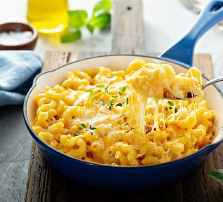 Mac and cheese s chřestem a hráškem
