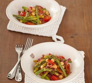 Soté ze zeleného chřestu a cizrny