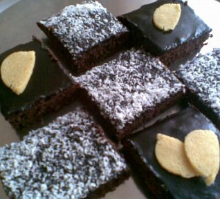 Kakaový koláč ze sojových suků s polevou