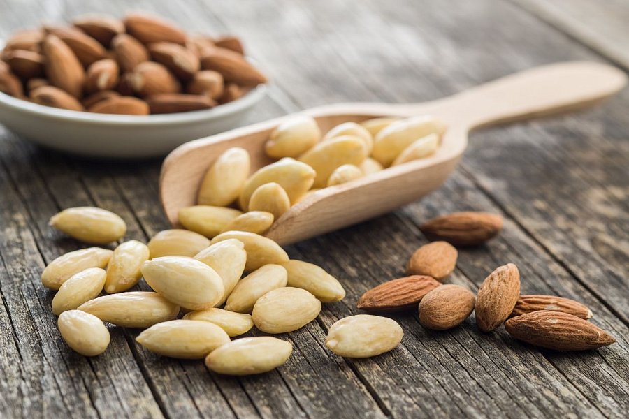 Meruňkový džem s mandlemi