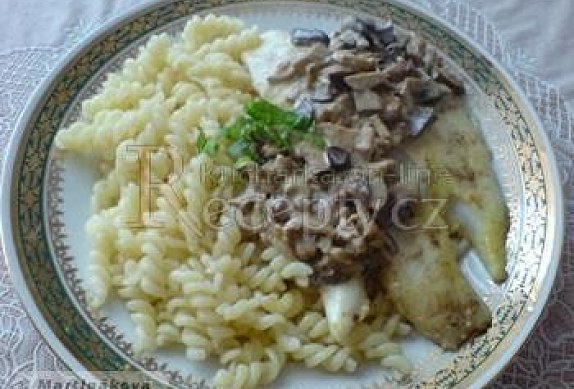 Filety z pangasia s houbovým dipem