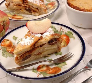 Žemlovka s jablky a tvarohem