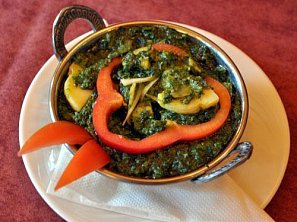 Saag Aloo - indické brambory se špenátem Saag Aloo - indické brambory se špenátem