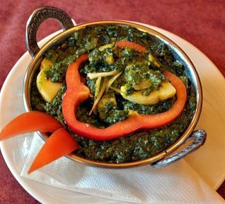 Saag Aloo - indické brambory se špenátem