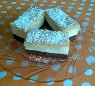 Trojbarevný koláč naší babičky