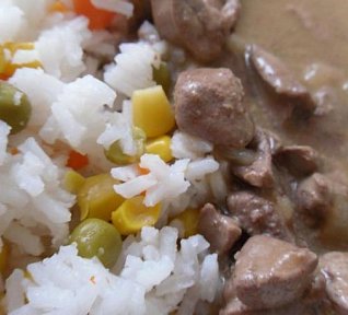 Drůbeží játra se zeleninovou rýží