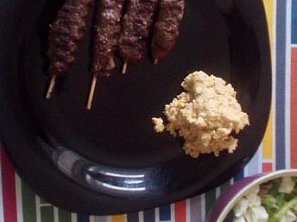 Hovězí kofta s hummusem