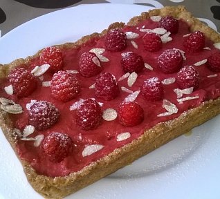 Malinový tart s mandlemi