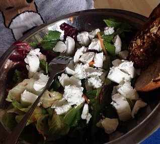 Rychlý salát s kozím sýrem