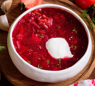 Polévka z červené řepy