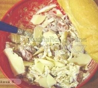 Kuřecí salát s hroznovým vínem