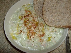 Okurkový salát s tuňákem