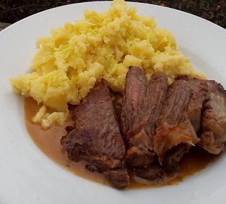 Pepřový hovězí krk na másle