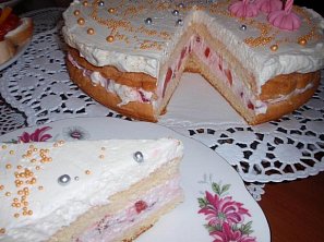 Smetanový dort s ovocem Smetanový dort s ovocem