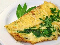 Vaječná omeleta s medvědím česnekem