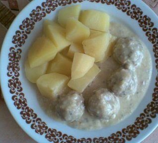 Masovo-nivové kuličky s omáčkou