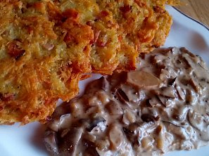 Bramboráčky s houbovou omáčkou